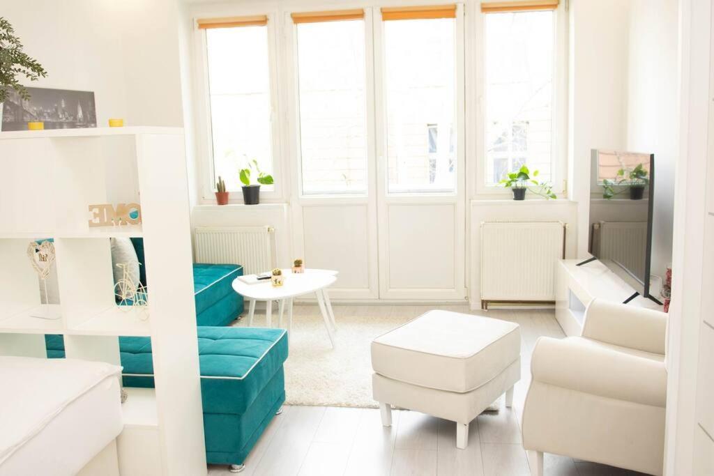 Cute And Sunny Studio - Central Location Сараево Екстериор снимка