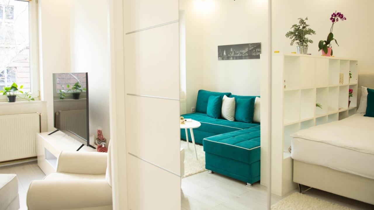 Cute And Sunny Studio - Central Location Сараево Екстериор снимка