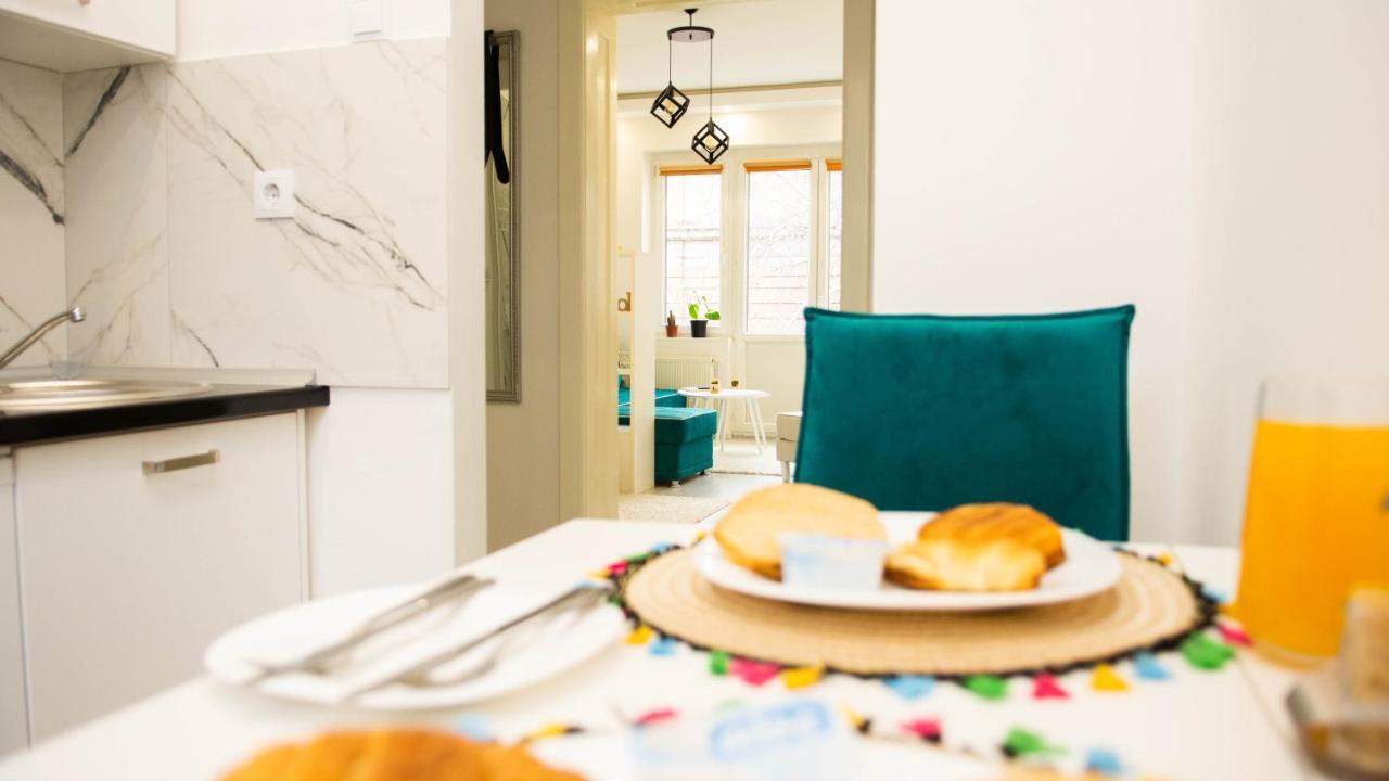 Cute And Sunny Studio - Central Location Сараево Екстериор снимка